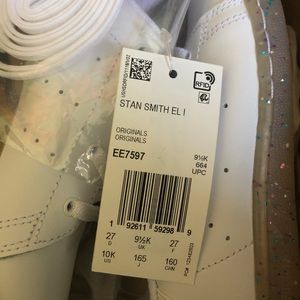 New in box adidas girls white Stan smith.
